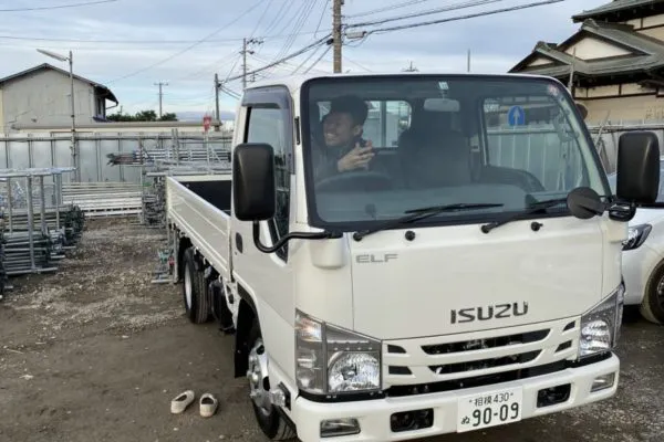 ISUZUのトラック・年末のご挨拶｜厚木市の外壁・屋根塗装の亜久里工業