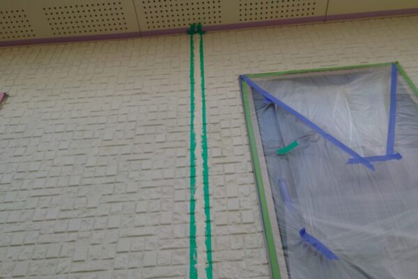 神奈川県伊勢原市　外壁塗装工事　窯業系サイディングの目地コーキング打ち替え工事