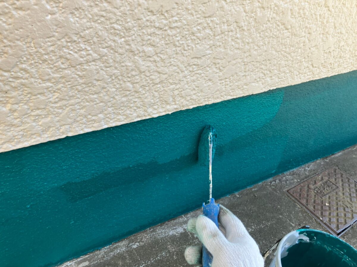 神奈川県相模原市　外壁塗装工事　基礎の塗装を行いました！