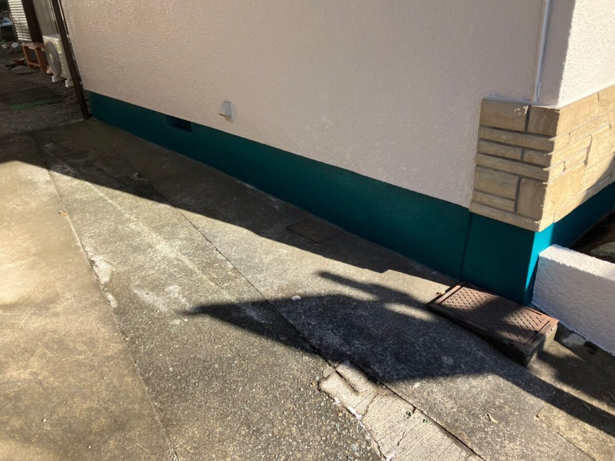 神奈川県相模原市　外壁塗装工事　基礎の塗装を行いました！