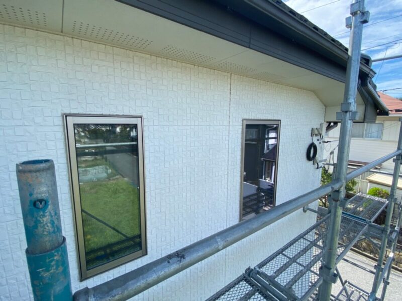 神奈川県伊勢原市　外壁塗装工事　足場を設置するにはどれくらいスペースが必要？