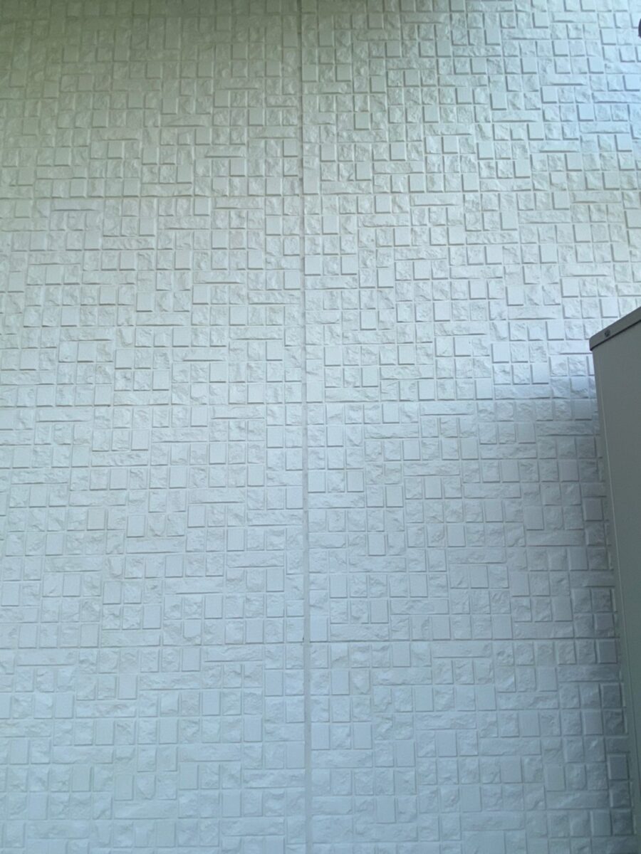 神奈川県伊勢原市　外壁塗装工事　サイディングの塗装は目地コーキングも一緒に！