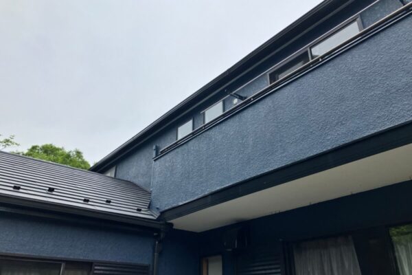 神奈川県相模原市　屋根・外壁塗装工事　雨樋とバルコニー下のメンテナンスについて