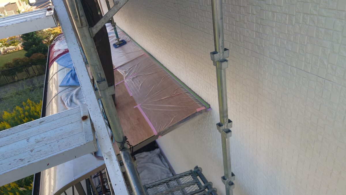 神奈川県伊勢原市　外壁塗装工事　足場を設置するにはどれくらいスペースが必要？