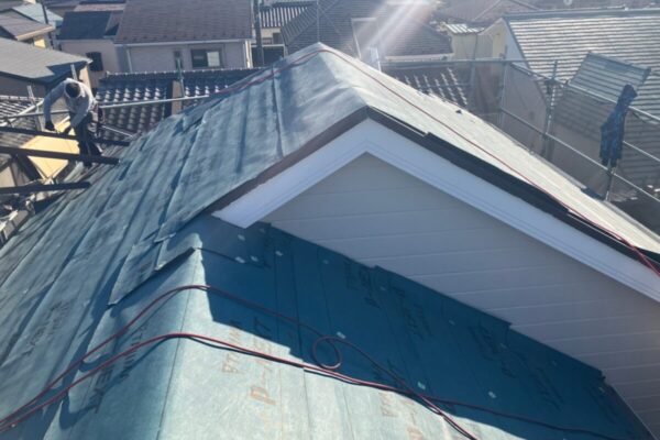 神奈川県厚木市　屋根カバー工事　屋根のカバー工法とは？