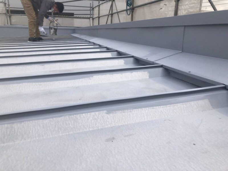 神奈川県相模原市　屋根塗装工事　金属屋根は錆びる前に塗装することが大事！