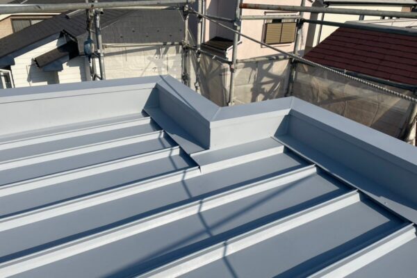 神奈川県厚木市　屋根塗装工事　金属屋根の種類