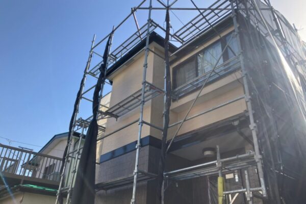 神奈川県厚木市　外壁塗装工事　足場の組立設置　足場代を節約するポイント！