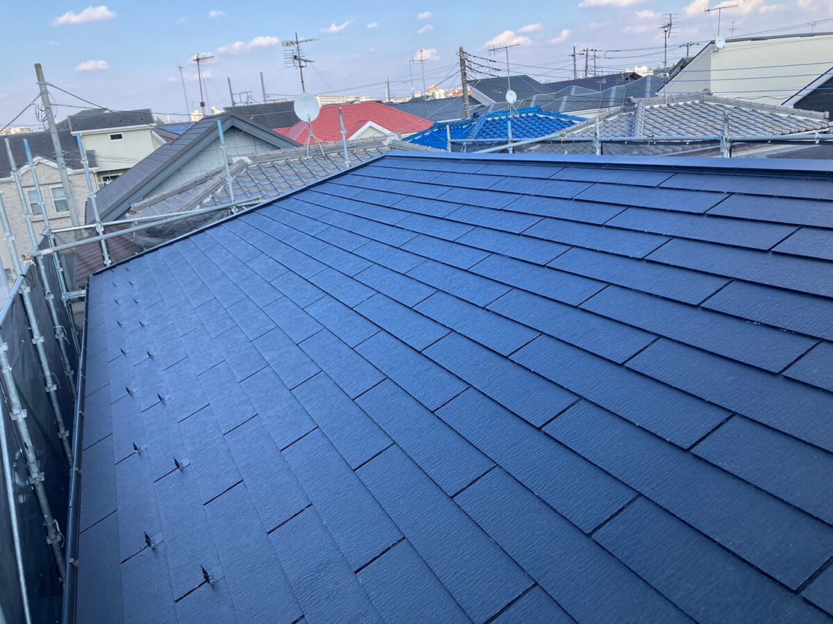 神奈川県厚木市　屋根塗装工事　施工後　スレート屋根に塗装が必要な理由と塗装時期