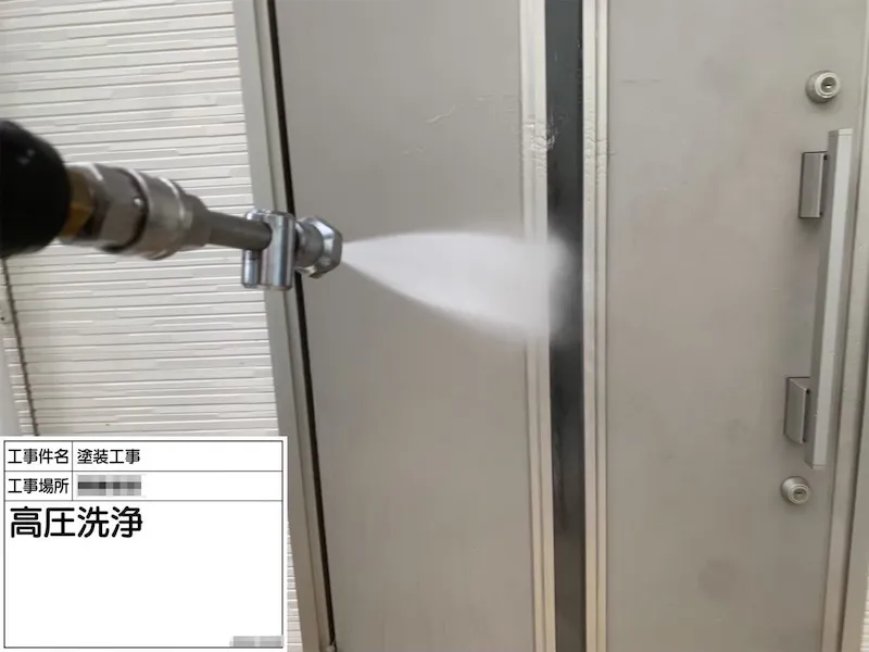 神奈川県厚木市｜玄関タイルと目地の汚れも高圧洗浄できれいになります！