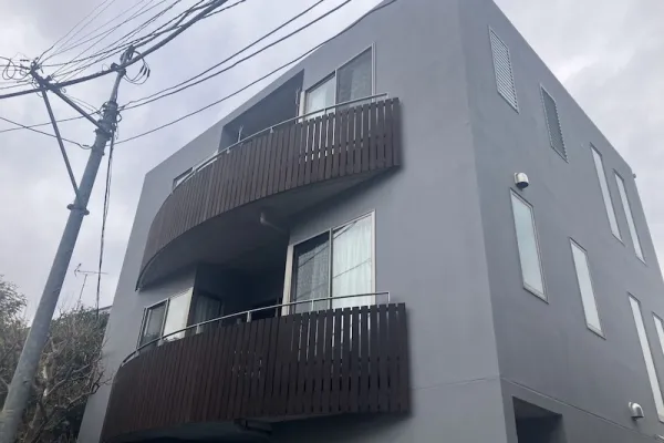 神奈川県伊勢原市｜外壁は色の変化が目立ちにくいグレーで塗装しました！
