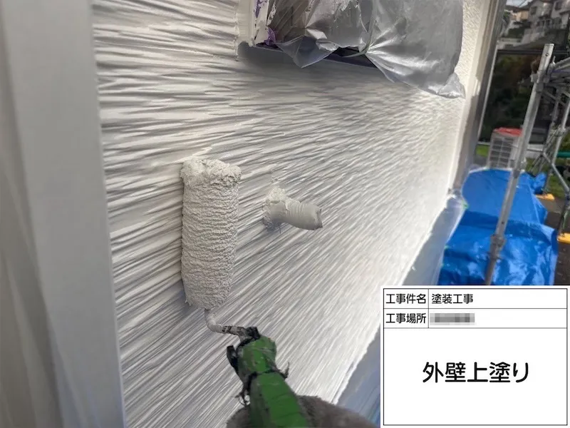 一階側の縦樋は外壁と一体になるように同じ色で塗装しました|神奈川県厚木市