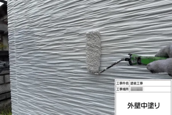 一階側の外壁はホワイトで塗装しました！｜神奈川県厚木市