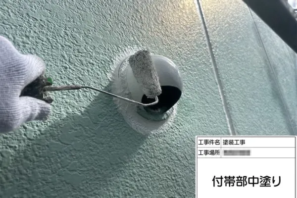 神奈川県厚木市｜給気口ガラリの中塗り、グレーで塗装しました！