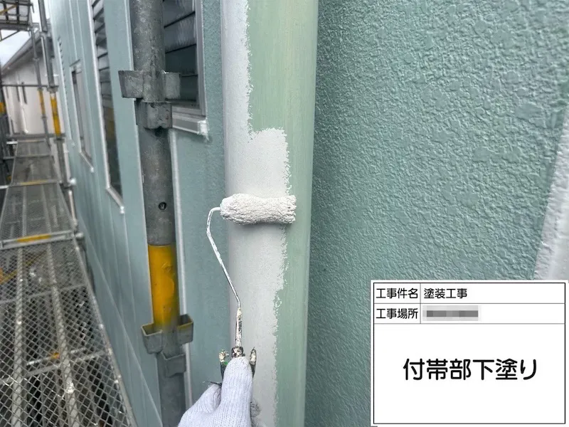 神奈川県厚木市|鉄部 鋼管の下地処理 ケレン作業と錆止め塗料を下塗りしました