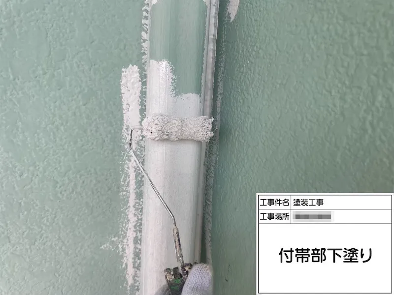 付帯部 エアコンカバー 下地処理〜上塗りまで行いました!|神奈川県厚木市